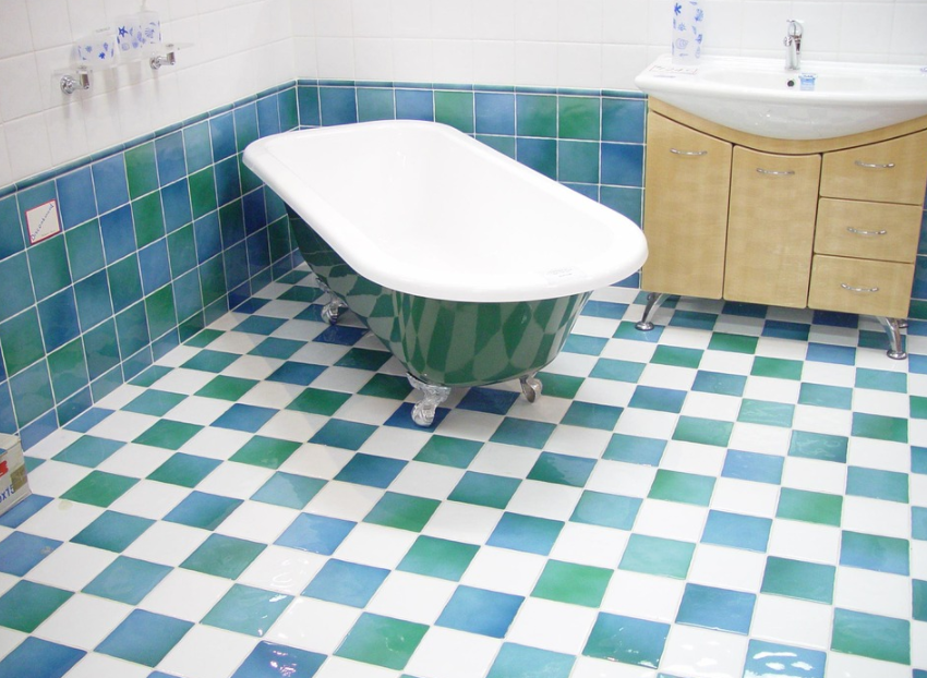 Ideas to Brighten Your Bathroom on a Budget